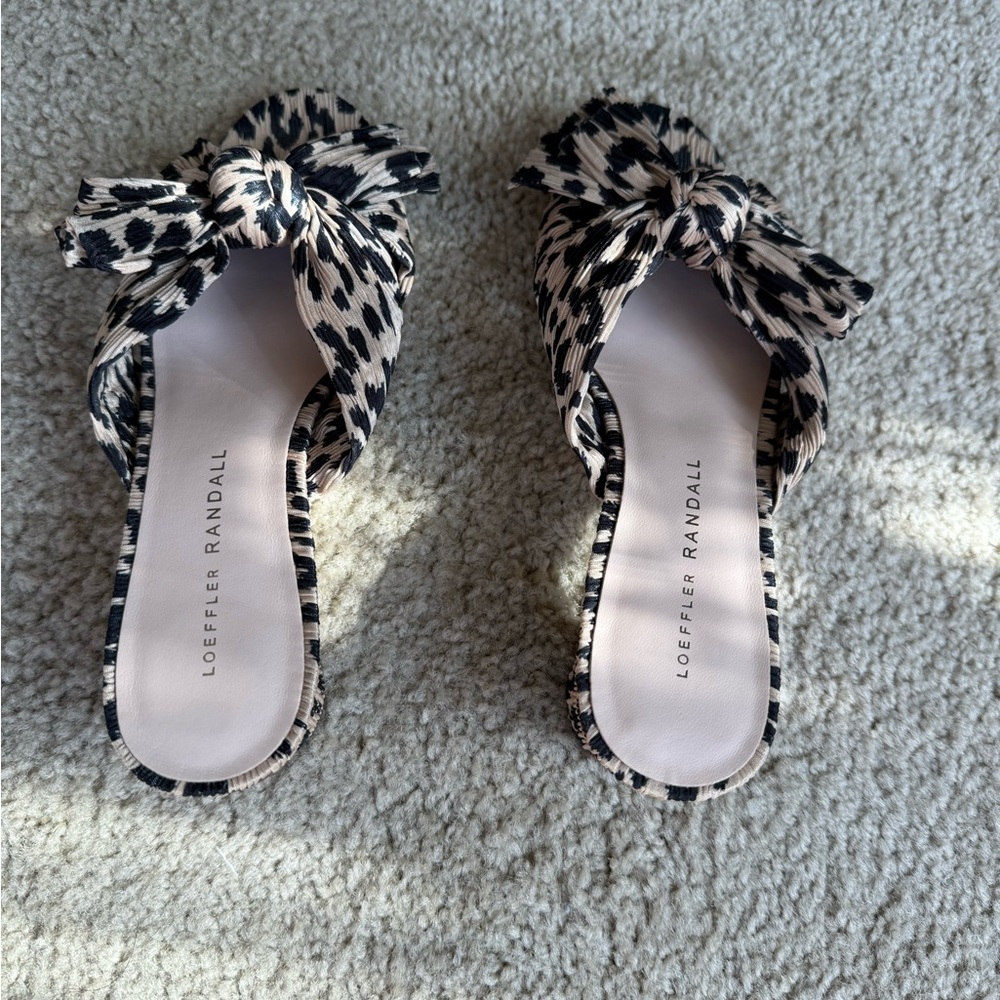 Loeffler Randall Black and Cream Women's Shoes Size 6